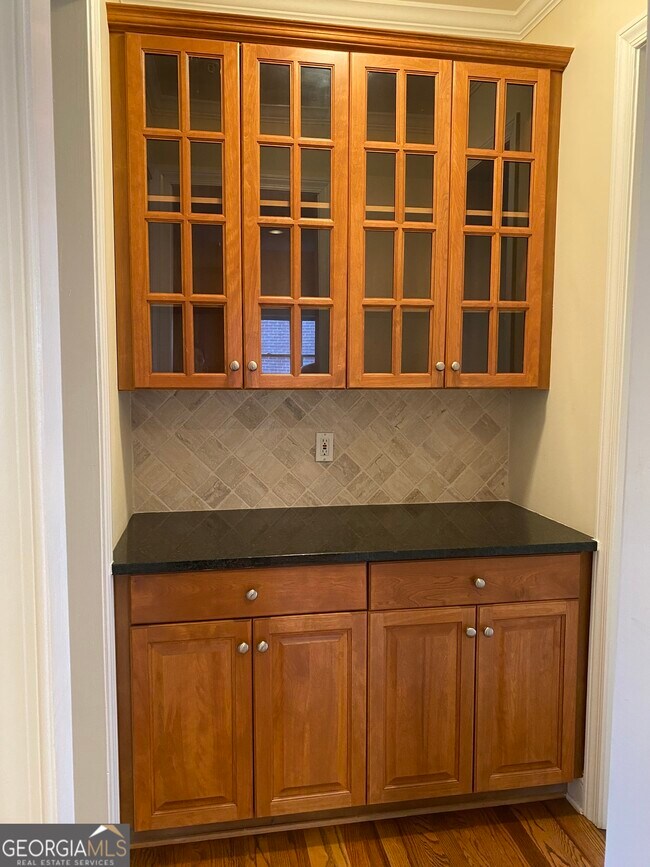 Building Photo - 1313 Bailey's Corner