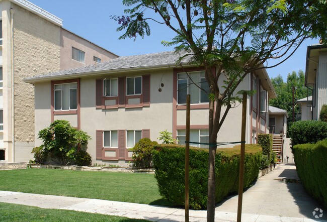 Building Photo - 404 N Palm Dr