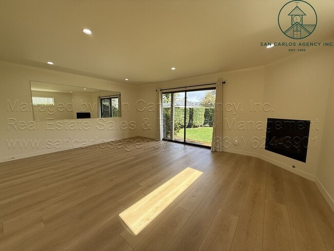 Building Photo - Newly Updated Two Bedroom Arroyo Carmel Townhouse