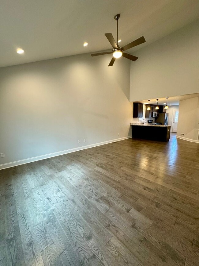 Building Photo - Like New Duplex for Rent