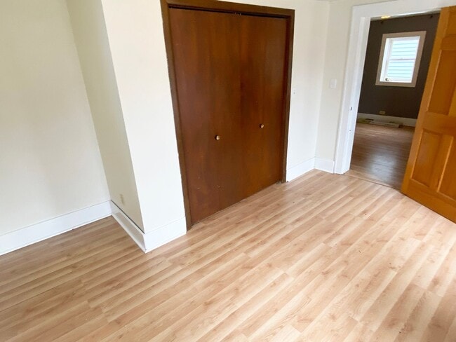 Building Photo - 2 BR Ranch Style Home with 1-Car Detached Garage