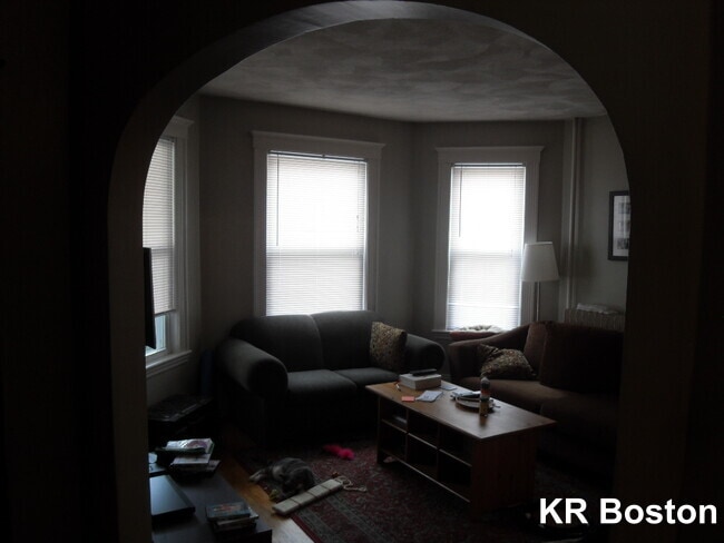 Building Photo - 54 Brook St