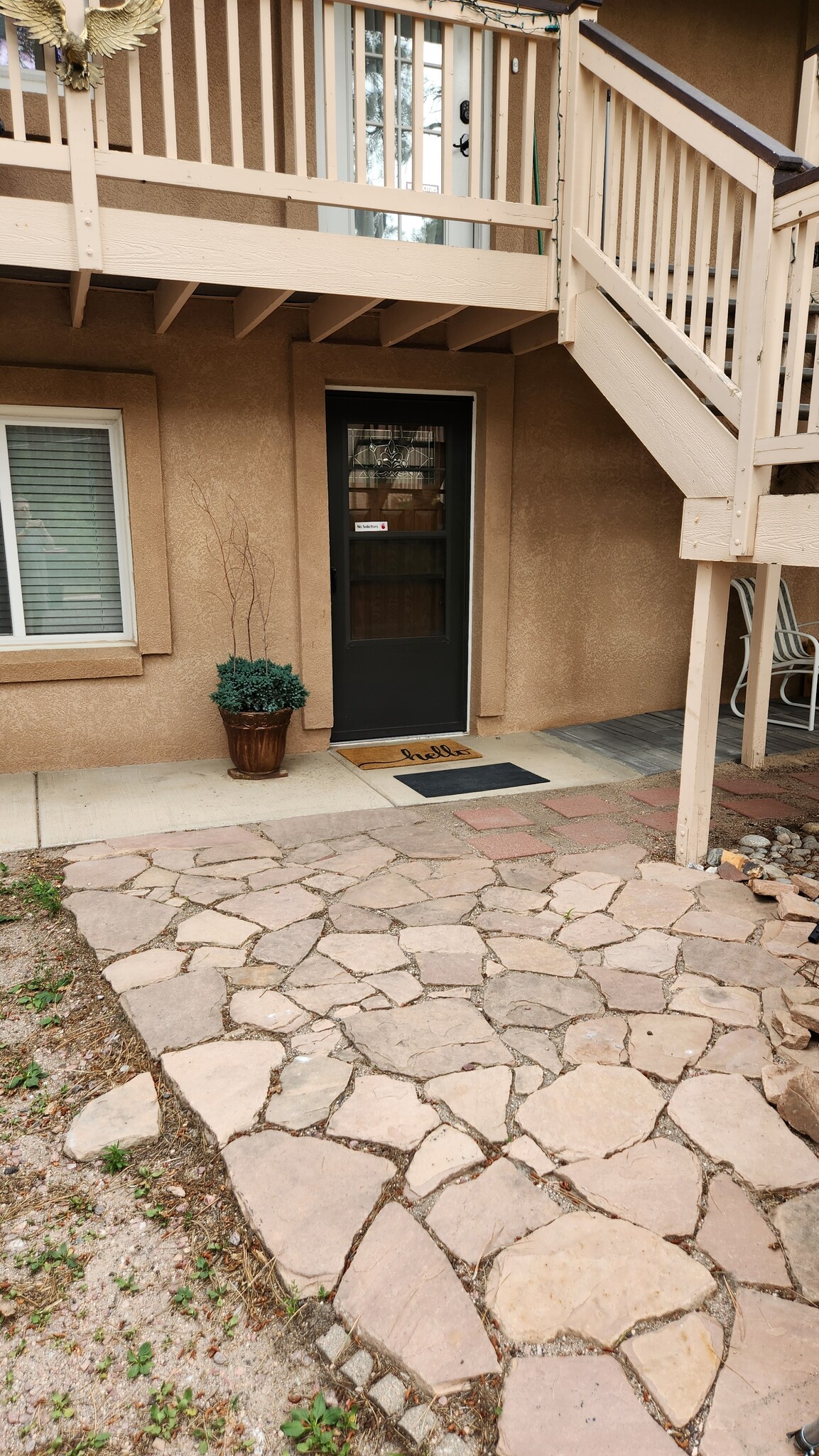 Entrance approach - 1405 Spring Valley Dr