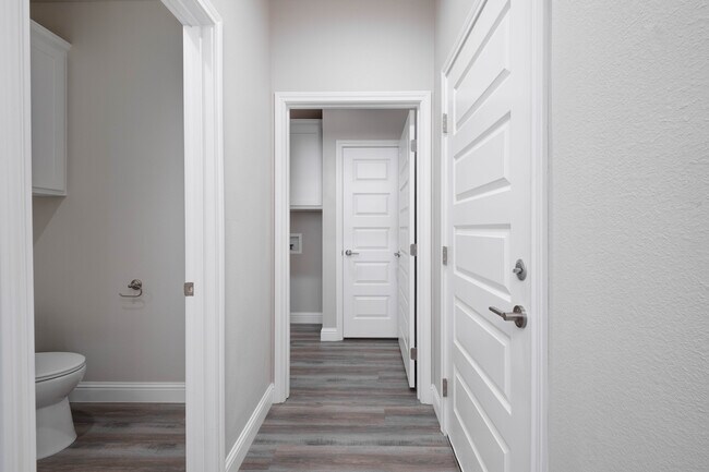 Building Photo - 1711 2nd Ave