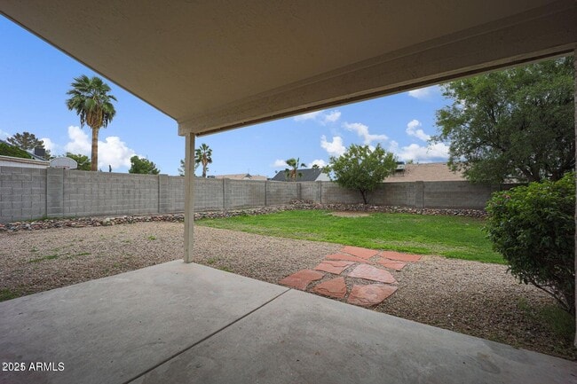 Building Photo - 1007 E Oraibi Dr