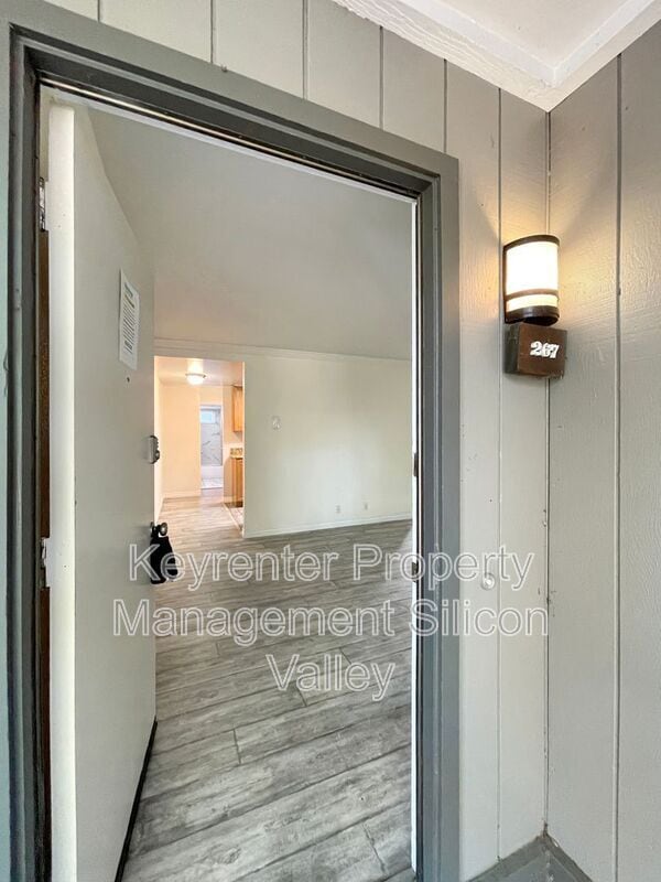 Building Photo - 151 Buckingham Dr