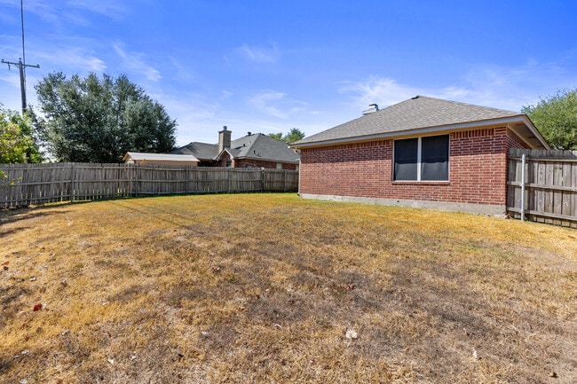 Building Photo - 2936 Palomino Trail