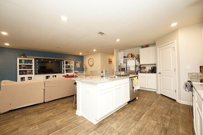 Building Photo - 904 Merganser Way