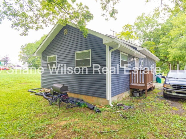 Building Photo - "Charming 3-Bedroom Retreat with 1050 Sq. Ft. of Cozy Living in Chattanooga!"
