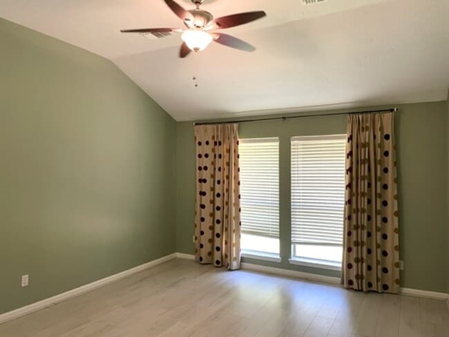 Building Photo - 7114 Glen Rosa Dr