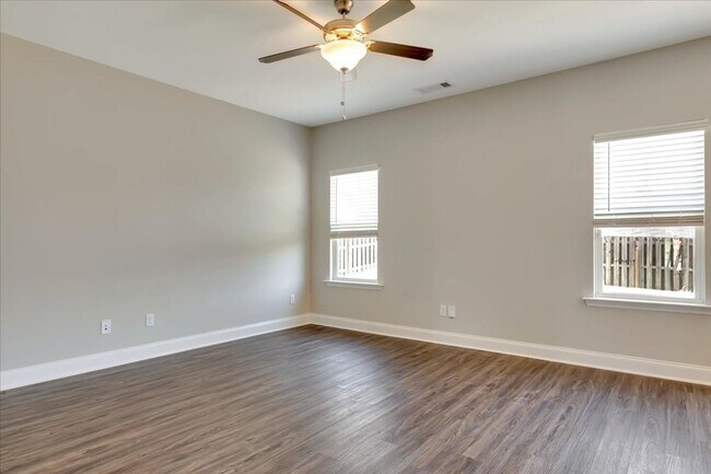 Building Photo - MOVE IN READY BY AUG - 1 -2026