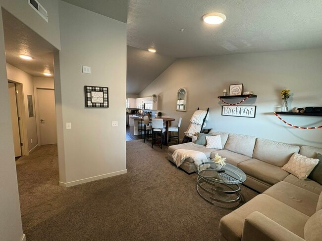 Primary Photo - 64 W 600 S