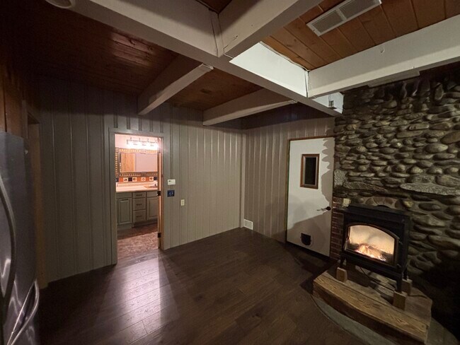 Building Photo - 51725 Jasper Ln