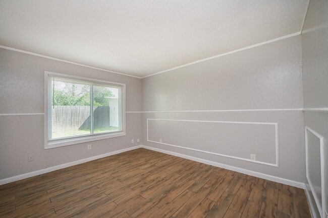 Building Photo - 506 N 3rd St