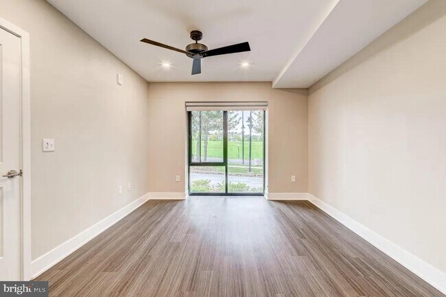 Building Photo - 145 Riverhaven Dr