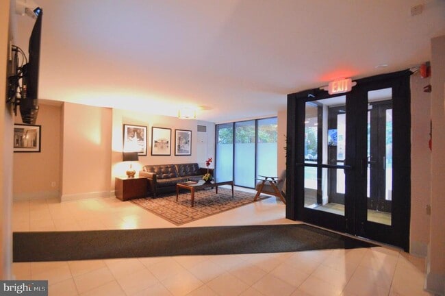 Building Photo - 1245 13th St NW