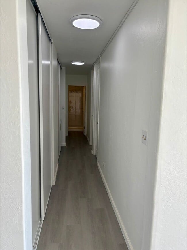 Building Photo - AVAILABLE NOW | Fully Renovated One Bedroo...
