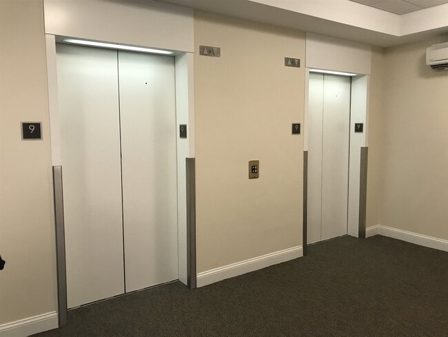 Building Photo - 875 Elm St