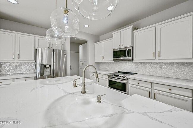 Building Photo - 23862 W Gibson Ln