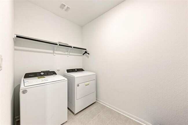 Building Photo - 5028 Olimpico Wy