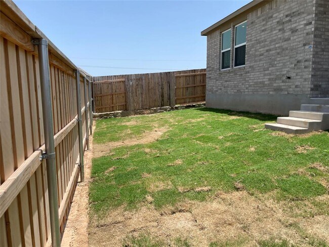 Building Photo - 173 Golden Bell Wy