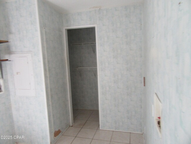 Building Photo - 12013 Hibiscus St