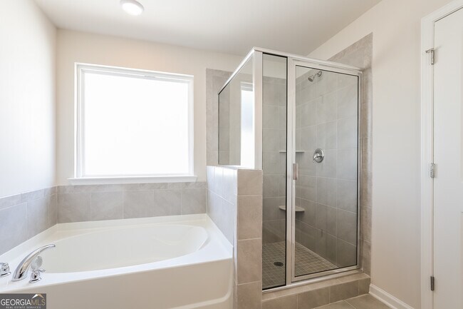 Building Photo - 5808 Hackberry Ln