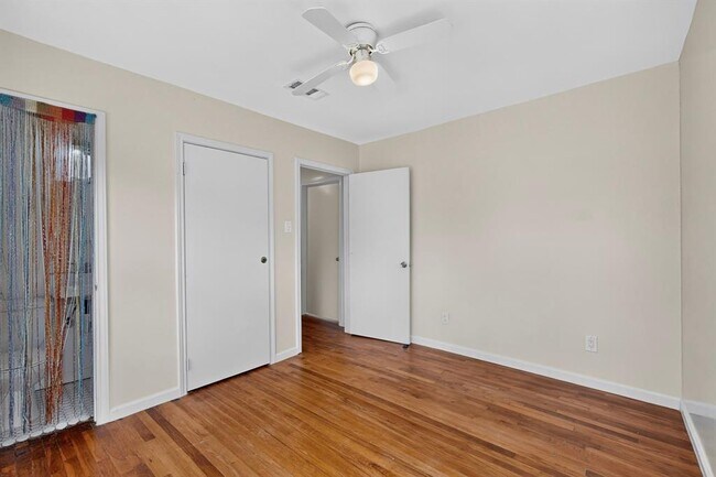 Building Photo - 4711 Alf Ave