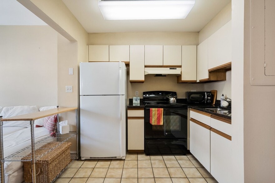 Building Photo - 416 Commonwealth Ave