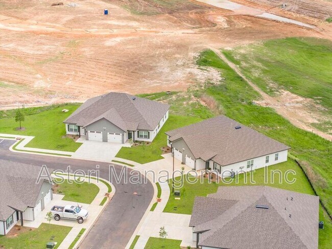 Building Photo - 2141 Houston Lake Rd