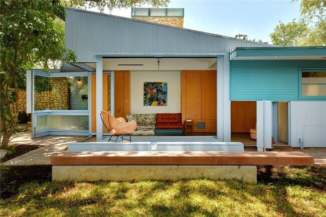 "transformer room" - 2300 Rundell Plz