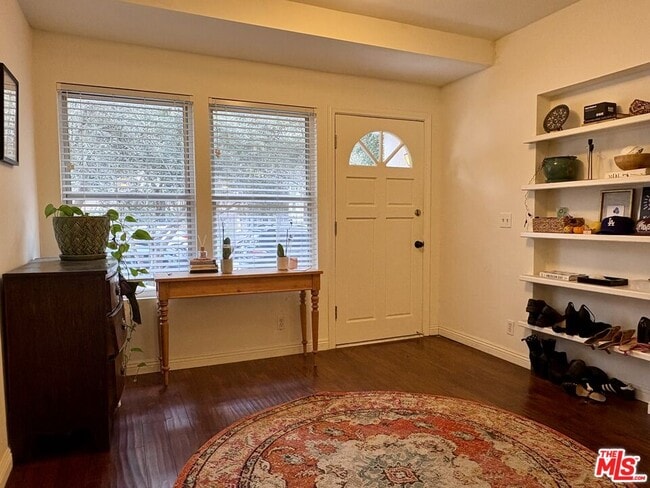 Building Photo - 429 N Sierra Bonita Ave