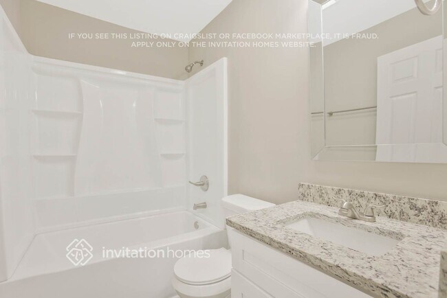 Building Photo - 1721 Flintwood Dr SE