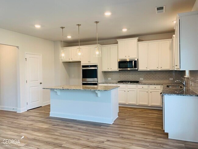 Building Photo - 7660 Tiberon Pkwy