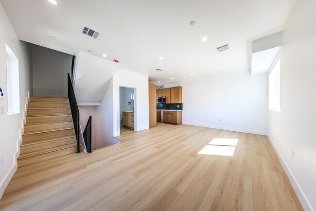 Building Photo - Luxury Never Before Lived in Townhomes!