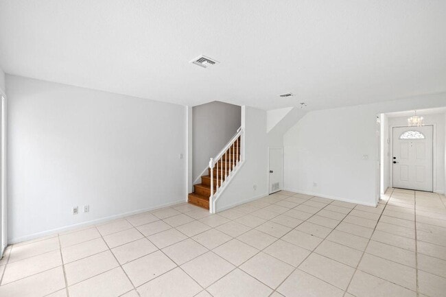Building Photo - 217 Old English Dr