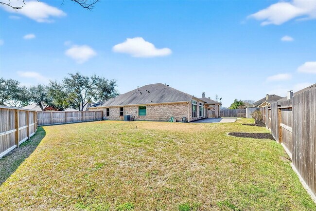 Building Photo - Summer Cloud Lane, Pearland, TX 77584 - 4 BR 2.5 BA single-family home
