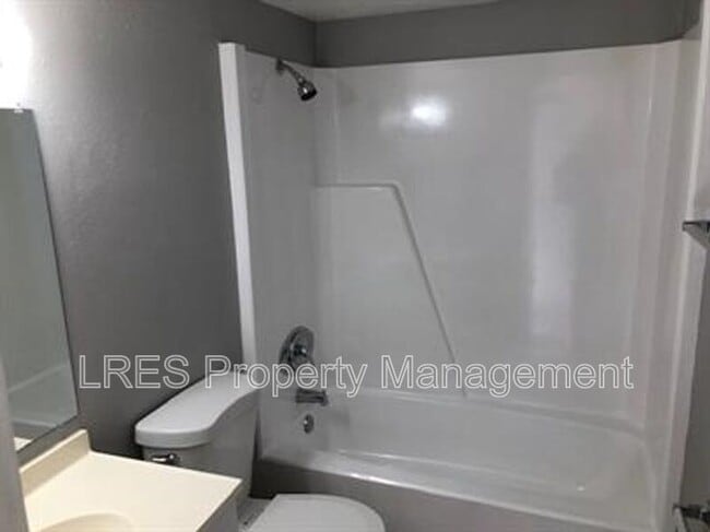 Building Photo - 139 Scottsdale Square