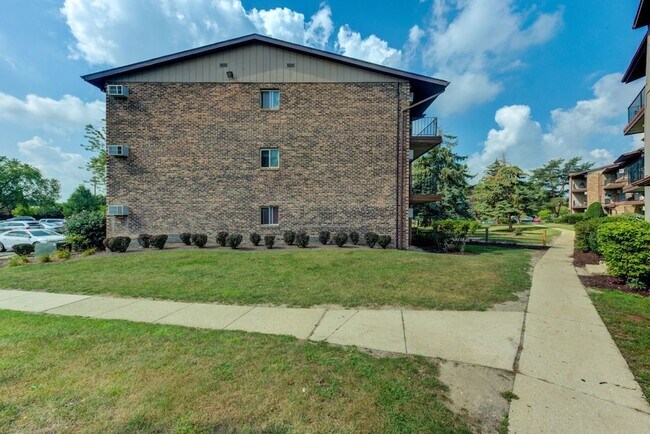 Building Photo - 8108 Waterbury Ct