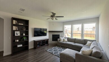 Building Photo - Spacious Home In Mansfield School District Ready For Move-In