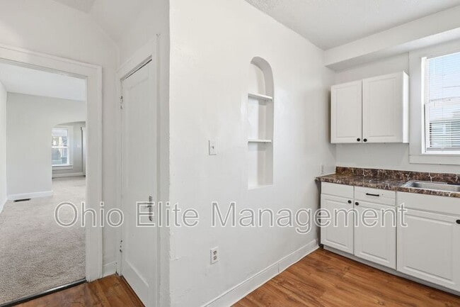 Building Photo - 500 N Champion Ave