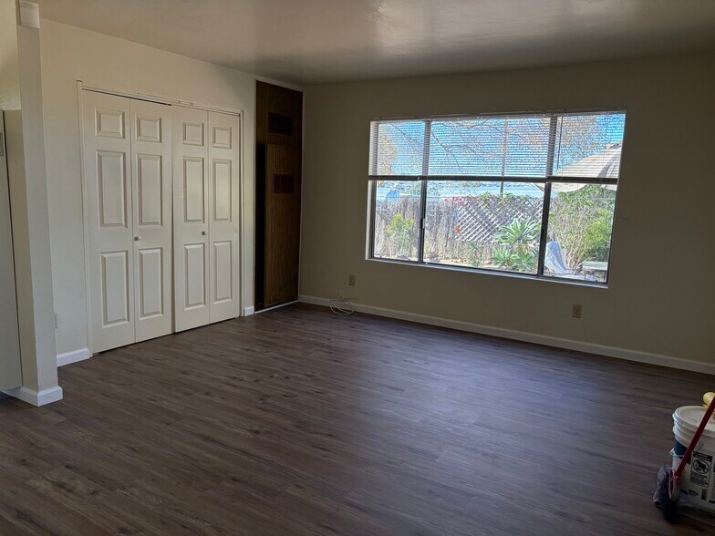 Building Photo - 1218 Presioca St