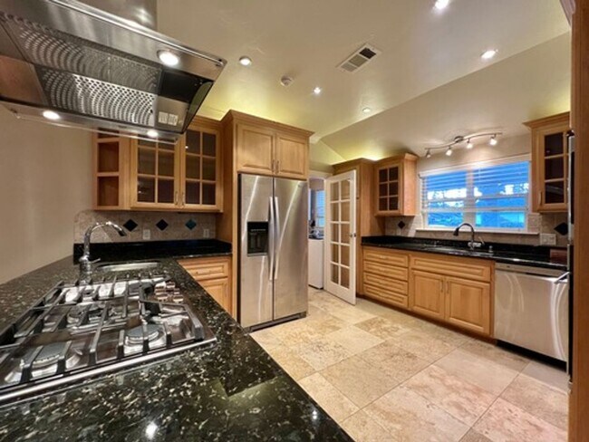 Building Photo - TENTATIVELY RENTED Custom Features, 3 Bedroom, 2 Bathroom, Napa Home