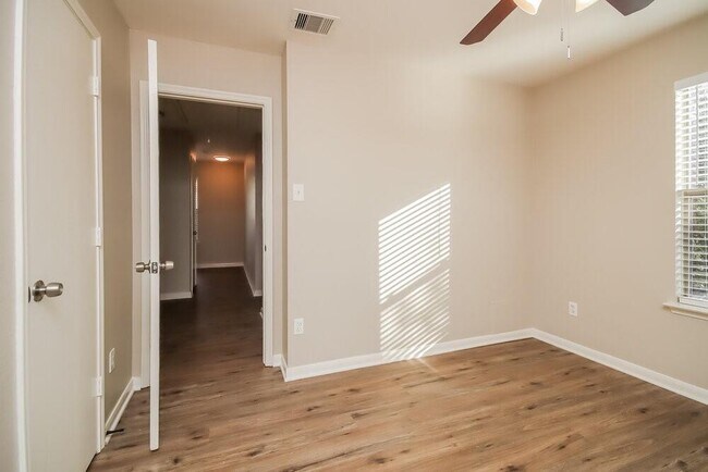 Building Photo - 21623 Mossey Pines Ct