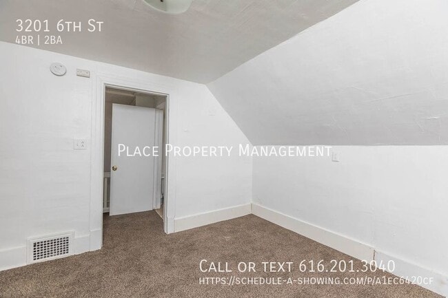 Building Photo - 3201 6th St