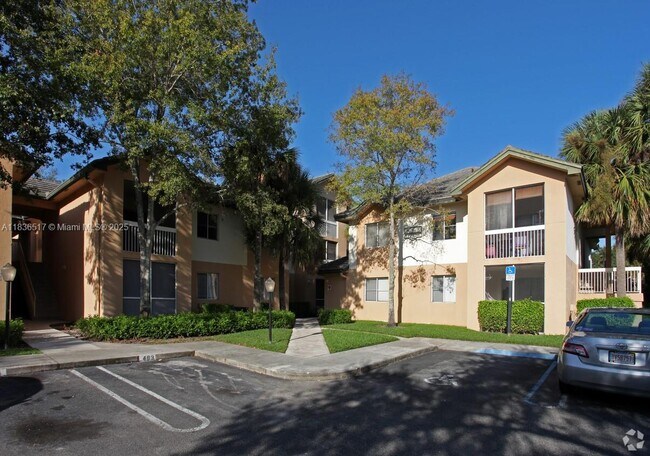 Building Photo - 9755 Westview Dr