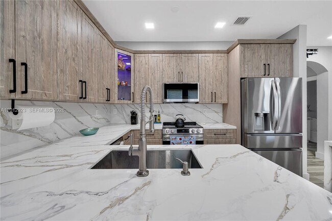 Building Photo - 4361 SW 160th Ave