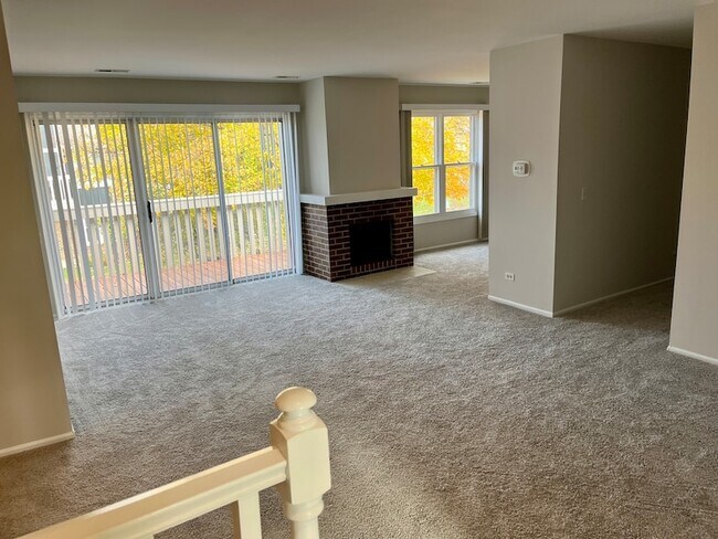 Building Photo - 240 Southwick Ct