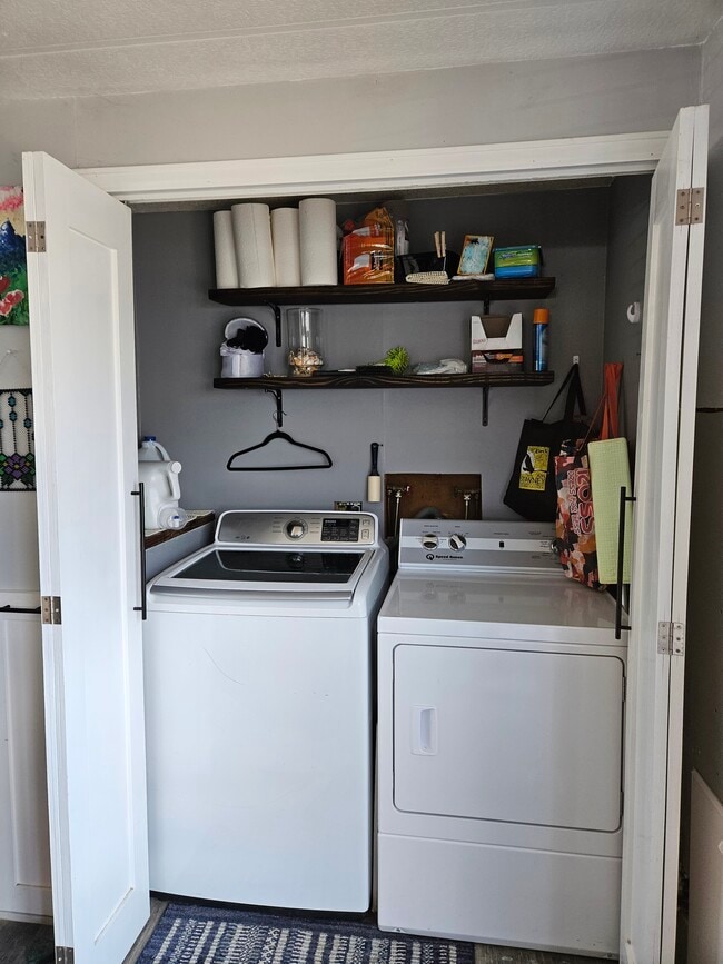 Building Photo - 4622 Grand Canyon Dr