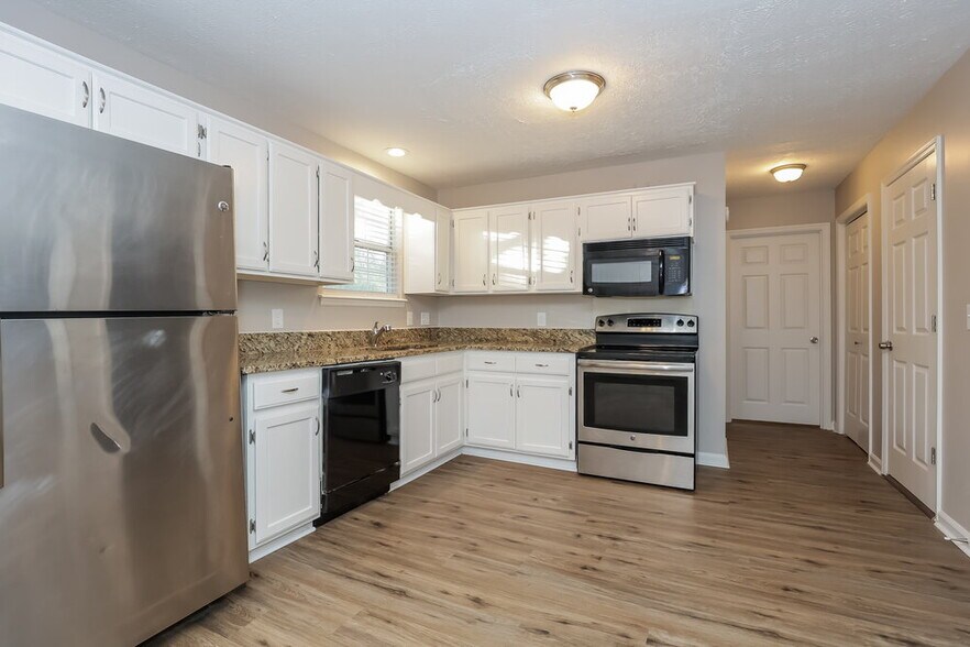 Building Photo - 701 Bayswater Cir